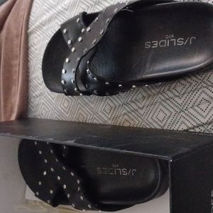 J/ slides.black.size 6 an a half